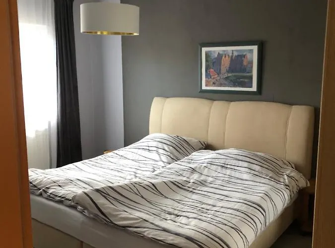 In Ruhiger Wohnlage 巴特克罗伊茨纳赫